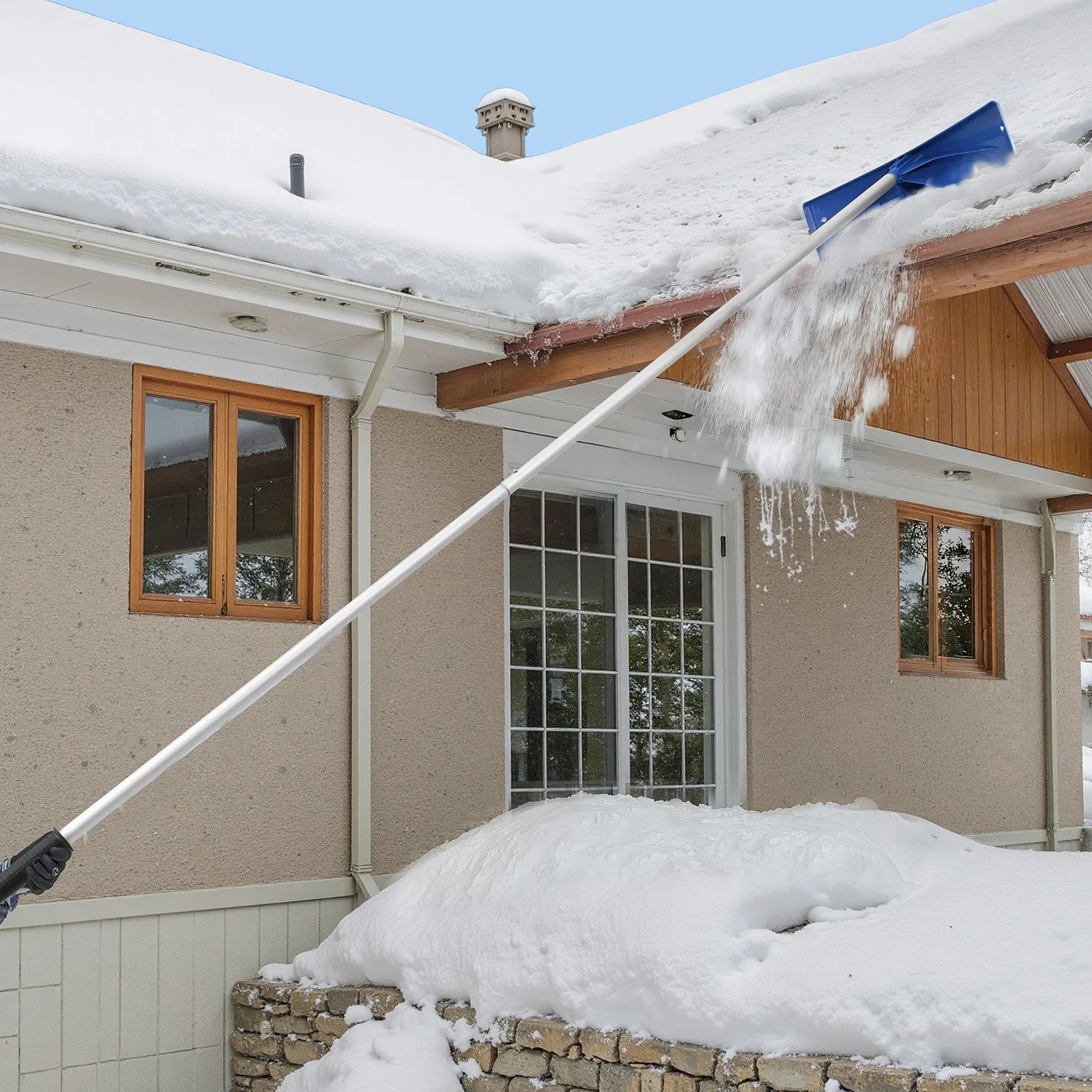 VEVOR Snow Roof Rake, 24 in PP Plastic Blade, 3.8-18.2 ft Adjustable Roof Snow Scraper with Wheels, Anti-Slip Handle Snows Removal Tool, Lightweight House Rooftop Rake for Leaves Debris Removal 