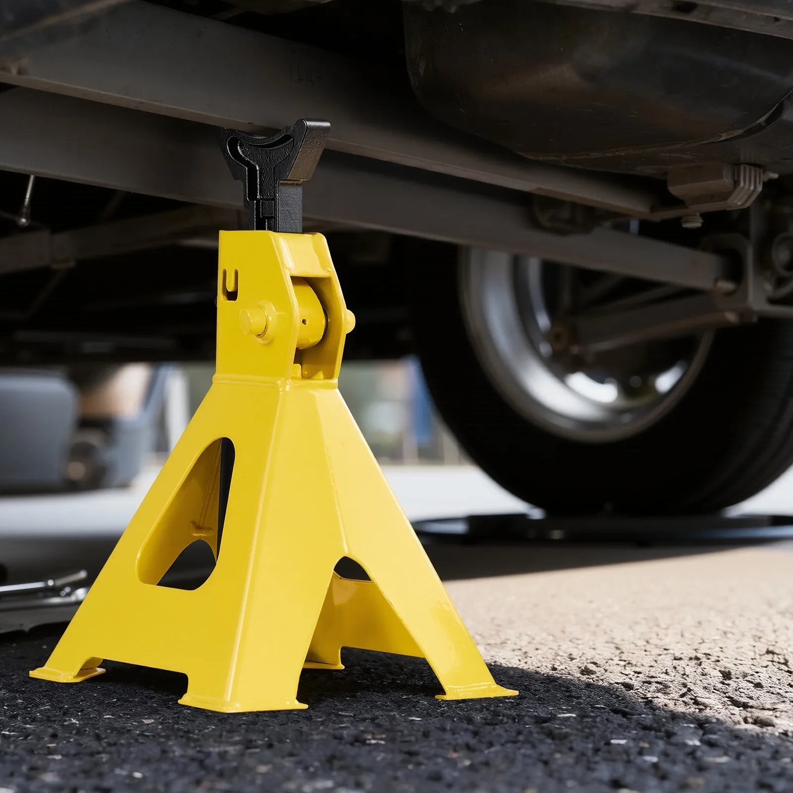 VEVOR Low Profile Floor Jack, 2 Ton (4400 lbs) Capacity, Steel Racing Floor Jack with Stands, Single Piston Quick Lift Pump, Hydraulic Trolley Car Lift for Compact SUVs, Lifting Range 5.1-12.2 Inches 