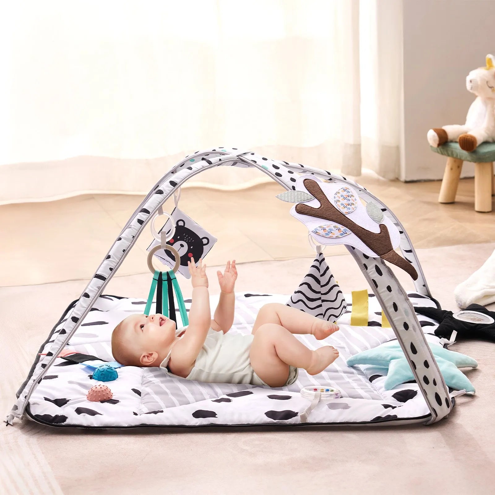 VEVOR Baby Play Gym Mat Tummy Time Activity Mat with 6 Sensory Toy 34.4" x 34.4"
