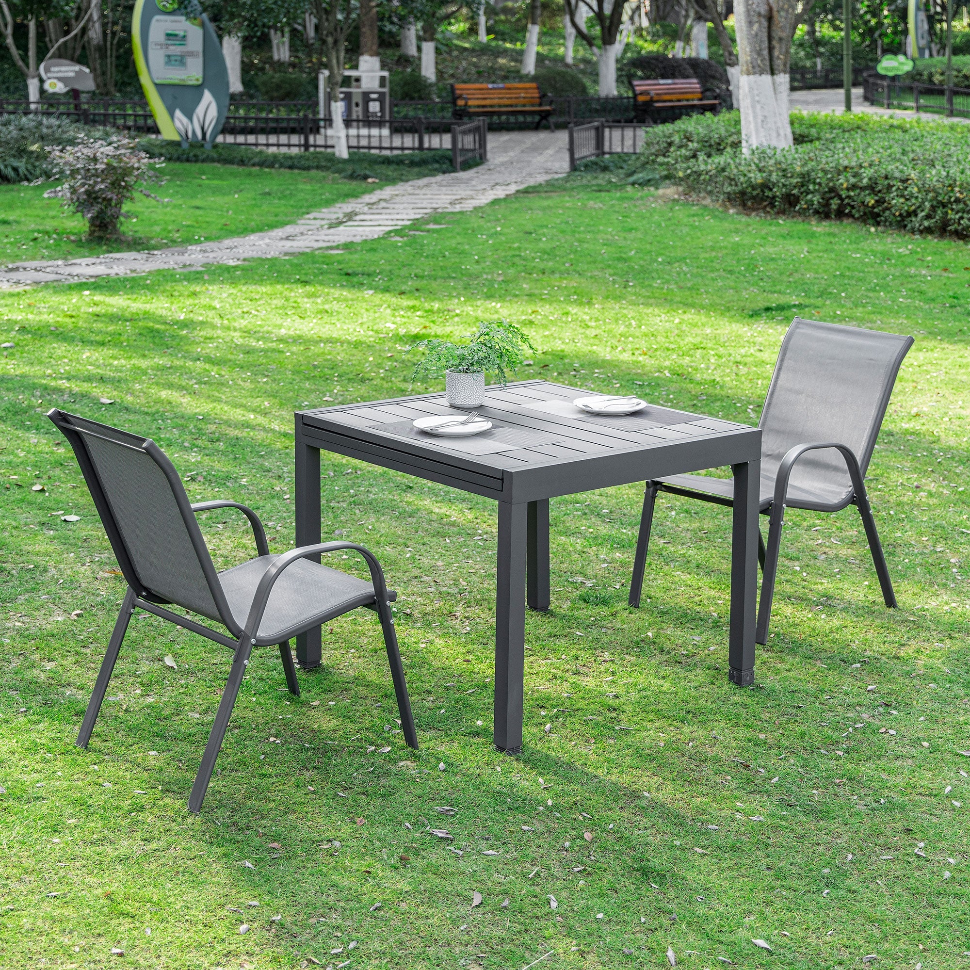 Outsunny Expandable Dining Table Metal Outdoor Slat Table for 4-6 Person Rectangular Garden Bistro Patio Table, Grey 