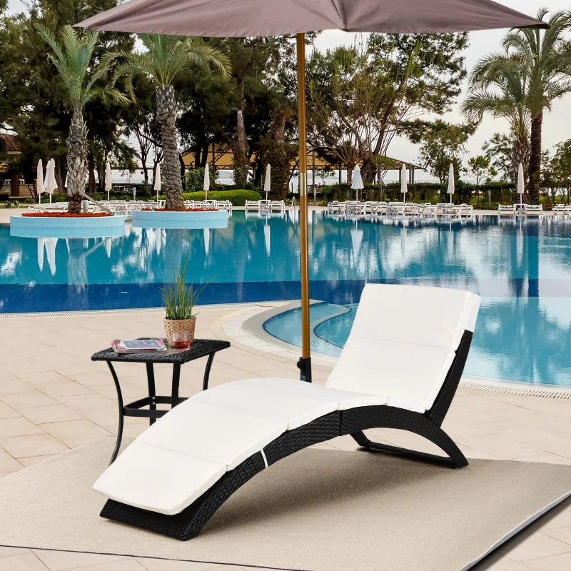 Patio Rattan Chaise lounger wicker Foldable Reclining Backrest PE Rattan Outdoor Lounge Chair, Recliner with Cushion for Garden, Backyard, Lawn,Balcony, Beige